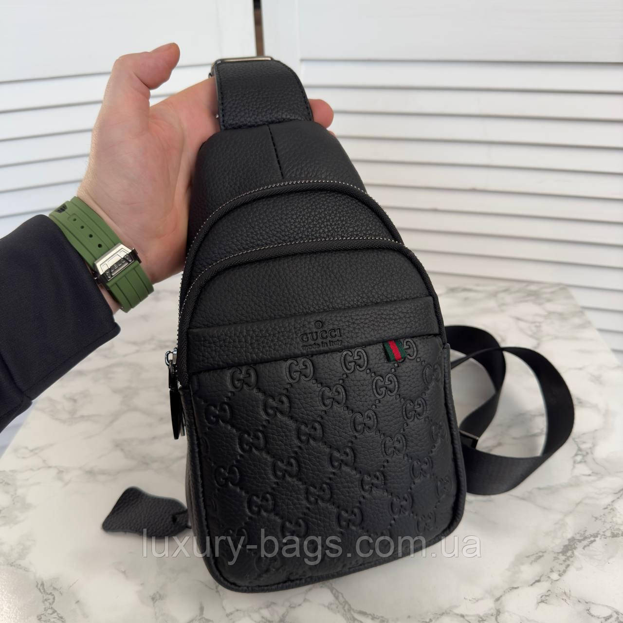 Чоловіча нагрудна сумка (слінг) Gucci