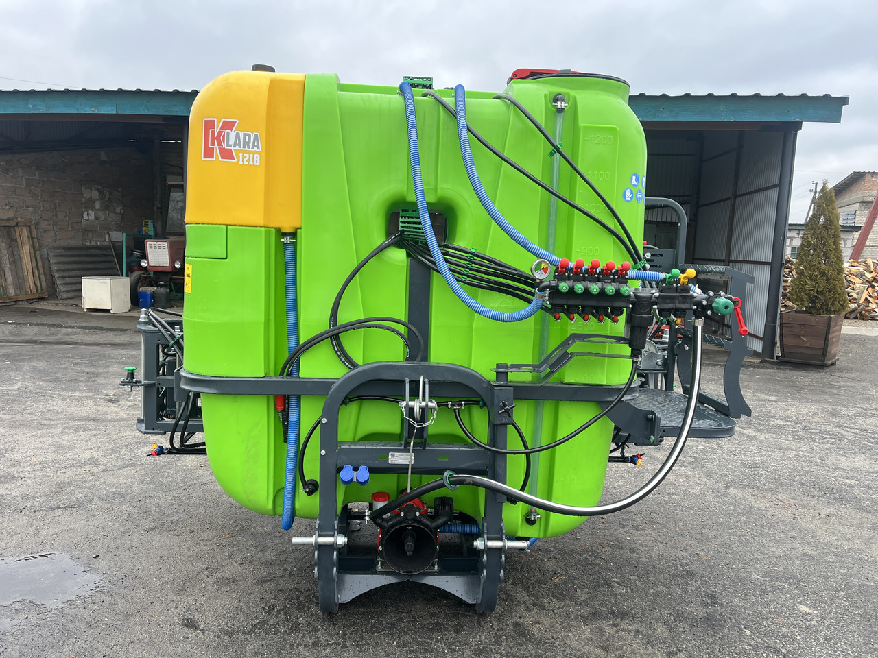 Обприскувач навісний Tolmet 1200 л/18м (Klara 1218)