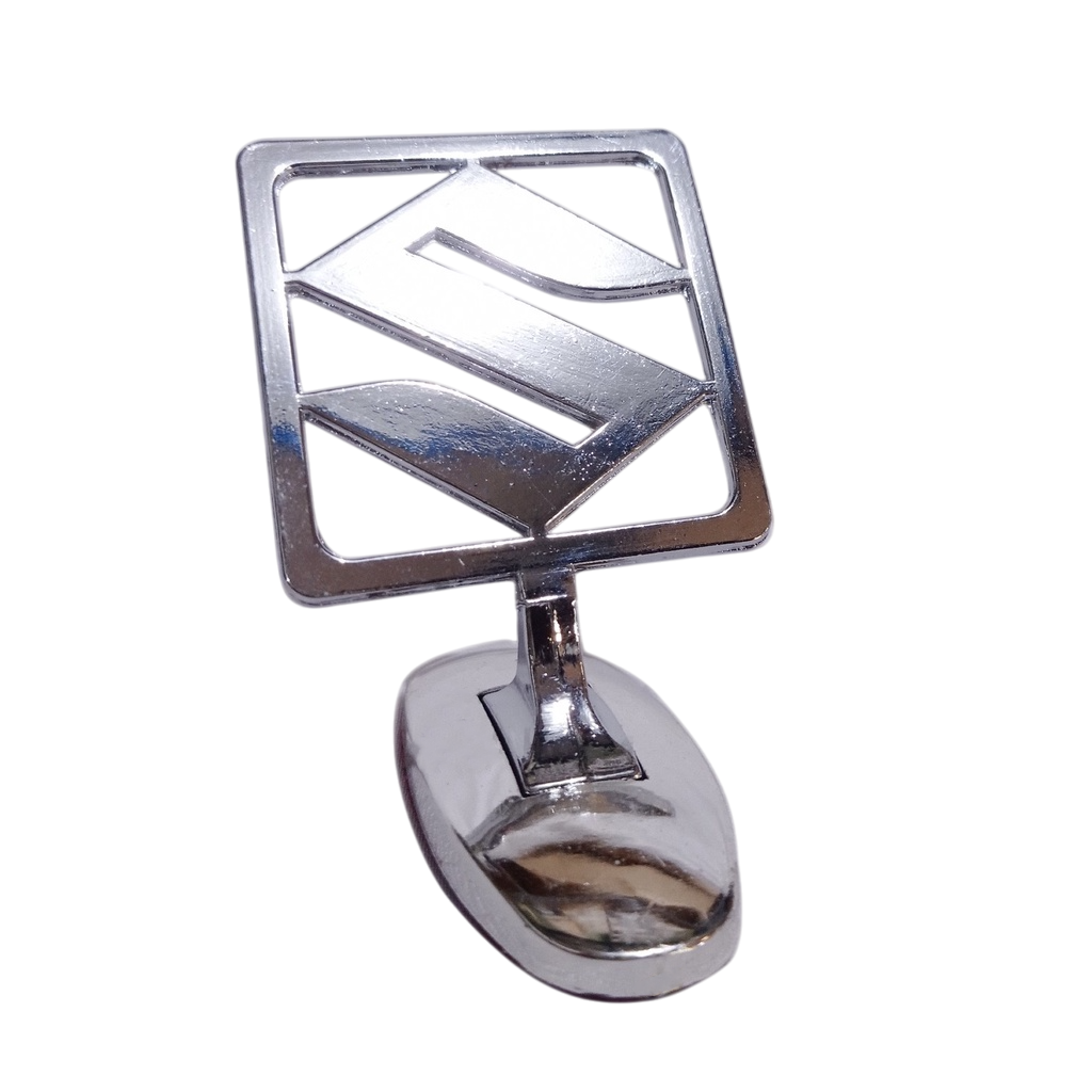 Емблема приціл на капот Suzuki Хром на скотчі (сплав), фото 1