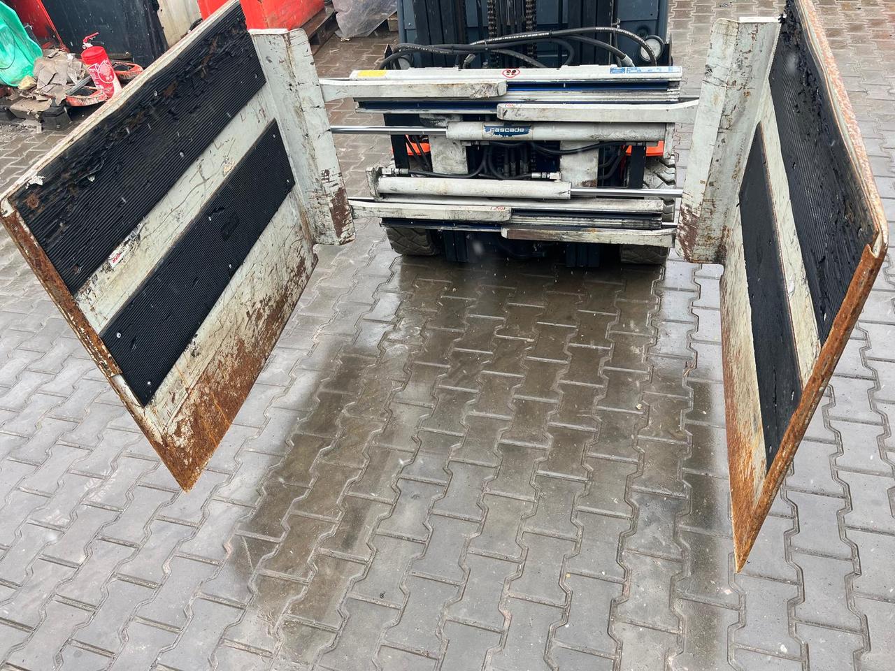 Навантажувач Електро Погрузчик захват для рулонів Cascade, фото 1