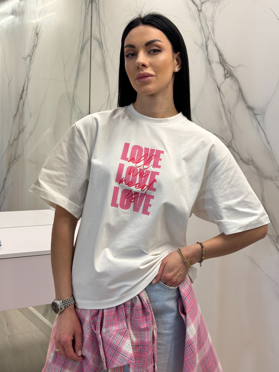 Футболка з написом "Love"