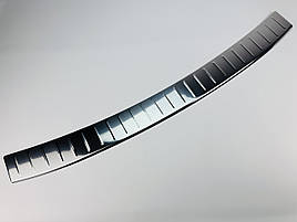 Накладка на задній бампер Skoda Octavia A7 SW / Combi 2013-2017 з загибом