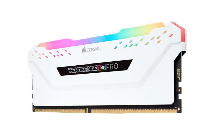 RAM DDR4 Заглушка Corsair Vengeance RGB Pro White б/в