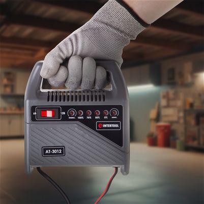 Зарядний пристрій для акумуляторів 6, 12 В, 10-60 Аг, з трансформатором INTERTOOL AT-3012 Зарядний пристрій
