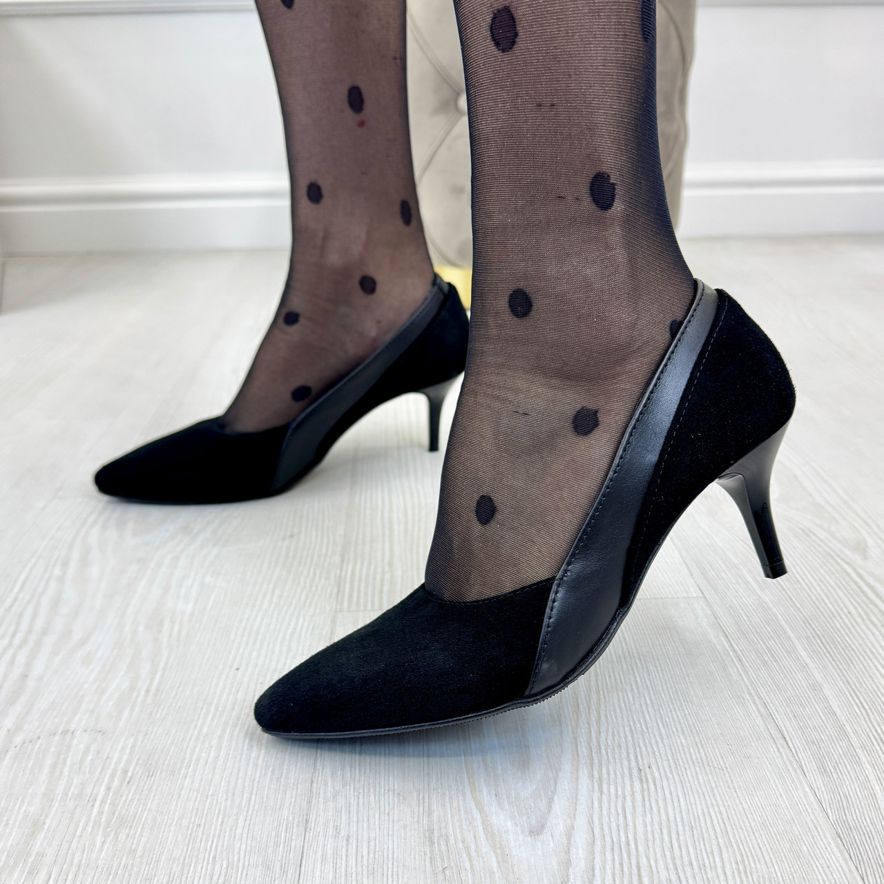 Туфлі жіночі чорні на маленькій шпильці, натуральна замша та шкіра, фото 1