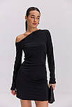 Жіноче чорне плаття з опущеним плечем, фото 3
