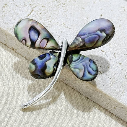 Брошка на сріблястій основі бабка з крильцями галіотіс розміром 35х30 мм, що переливаються, фото 2