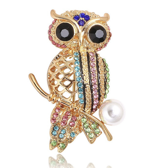 Брошка металева на золотистій основі сова на гілочці з різнобарвними стразами та намистиною розмір 40х25 мм