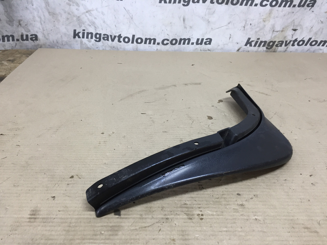 Бризговик задній лівий Skoda Octavia A5 1Z0821821A, фото 1