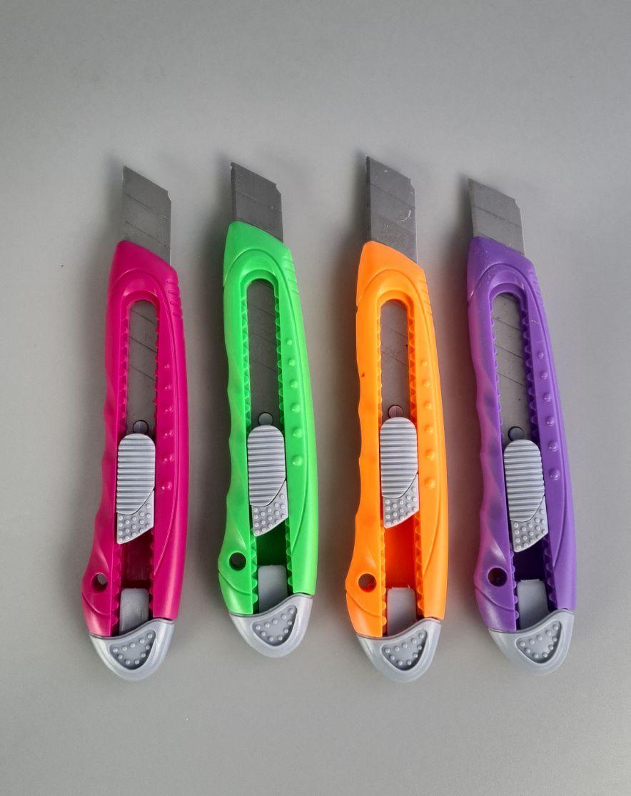 Ніж канц Axent 18 мм 6402-A (1 шт.), фото 1