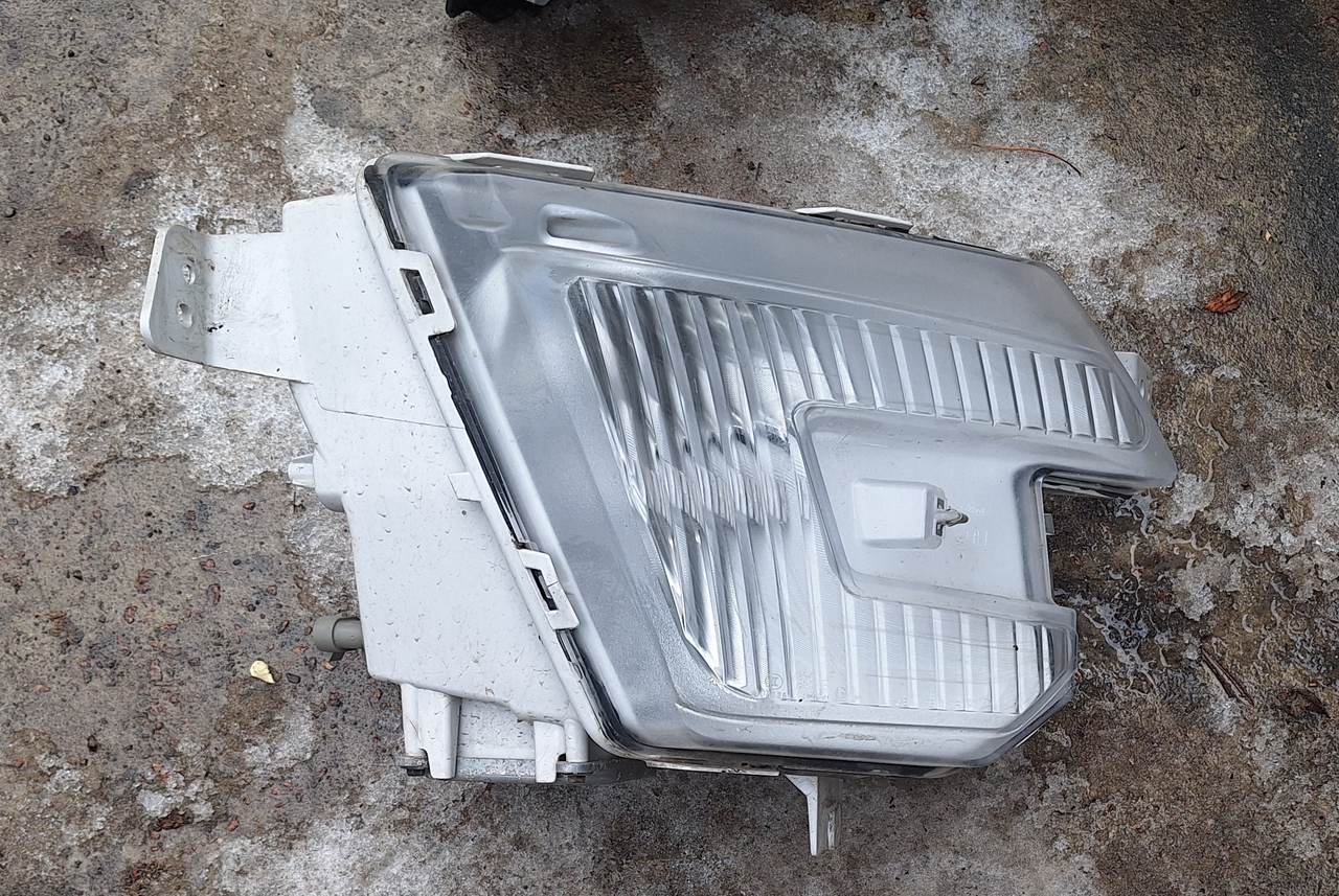 Протитуманний ліхтар фара LED ПАРА Правий Ford Explorer 5 2015-17 FB5Z15200H FB5315A254B