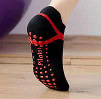 Чорно-червоні шкарпетки для фітнесу, пілатесу, йоги.