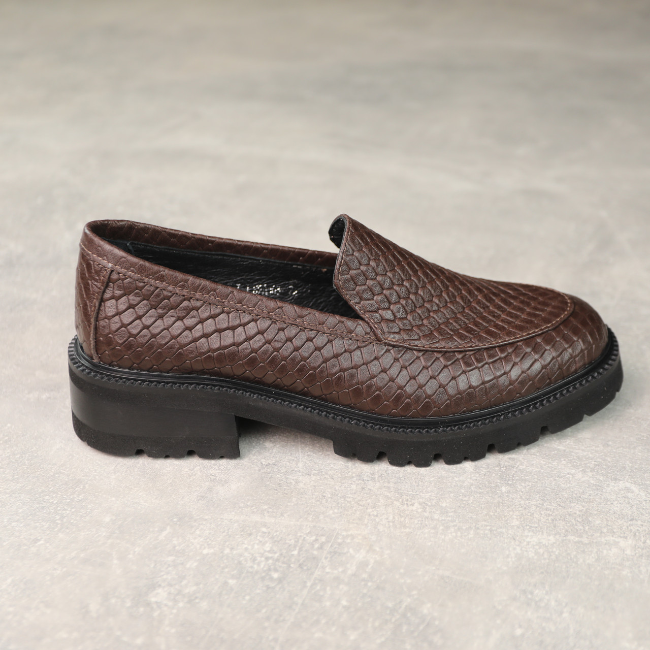 Лофери жіночі шкіряні на тракторній підошві 588274 Коричневі, фото 1