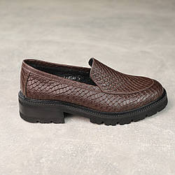 Лофери жіночі шкіряні на тракторній підошві 588274 Коричневі