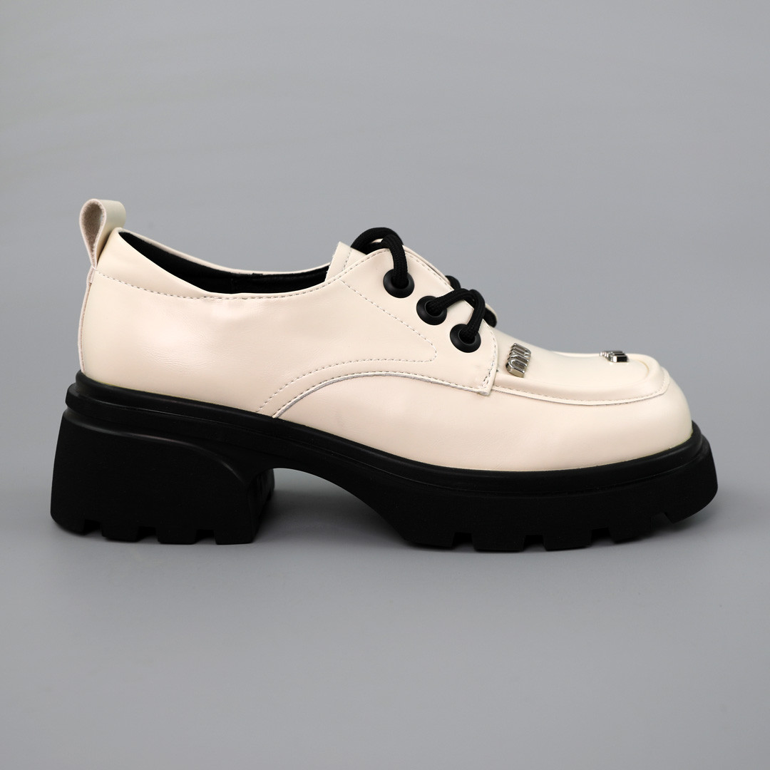 Лофери жіночі на тракторній підошві 589502 Молочні, фото 1