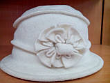 Жіночий капелюшок з м'якої валяної вовни, TM Rabionek,розмір 56-57, колір молочний, тон 000, фото 7