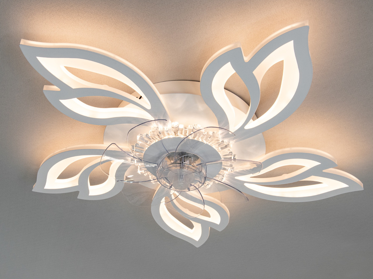 Незвичайна LED люстра-вентилятор з пультом, біла, 95W на 14м2