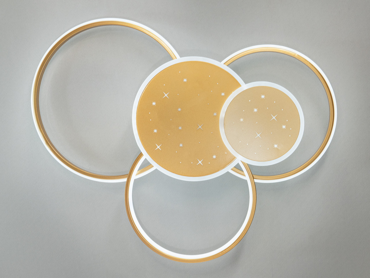 Світлодіодна люстра у вітальню з пультом, золото, 100W на 14м2