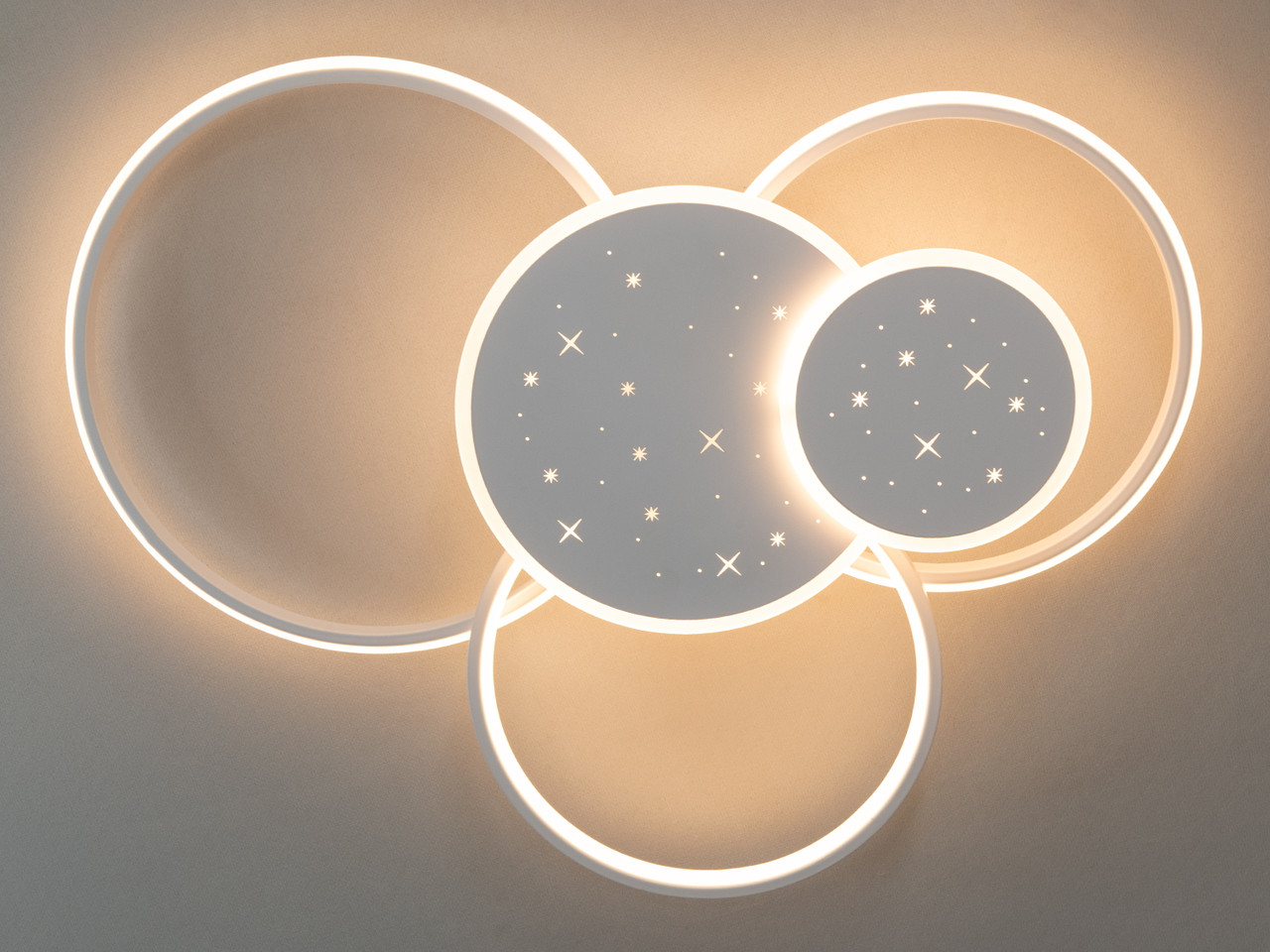 Яскрава LED люстра в дитячу з димером, біла, 100W на 14м2