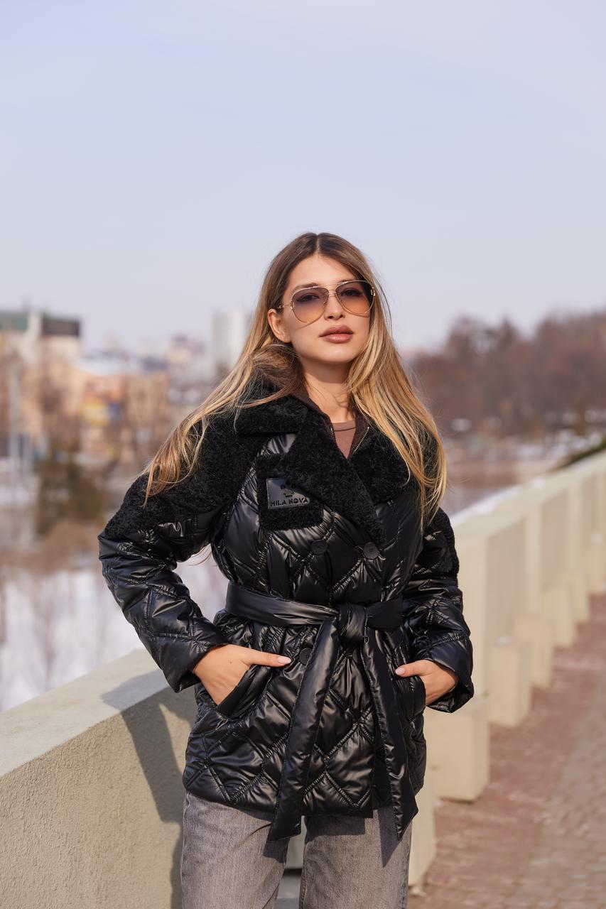 Жіноча чорна пряма демісезонна комбінована фірмова куртка з паском
