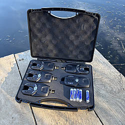 Набір електронних сигналізаторів клювання з пейджером Weida CF01-4 у кейсі