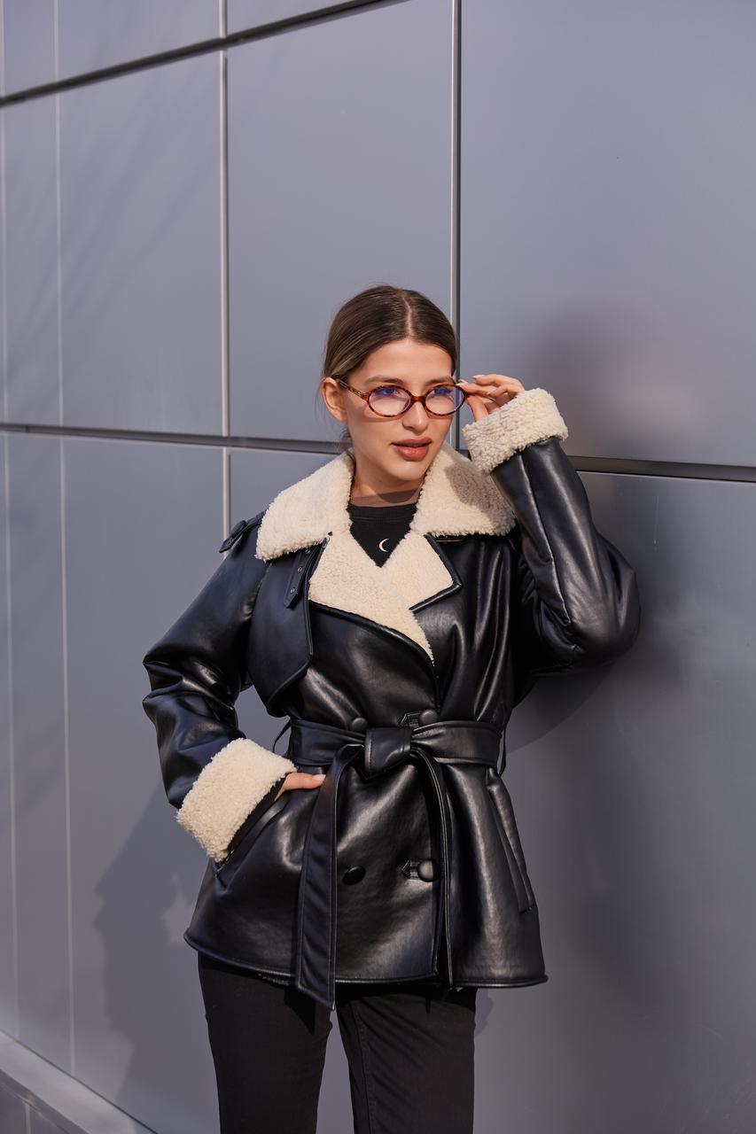 Чорна коротка дублянка зимова прямого силуету з поясом, фото 1