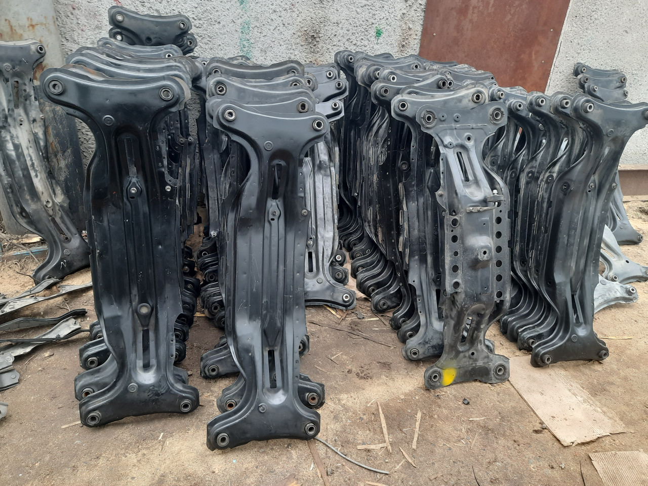 Балка задня для Toyota Camry 30 Camry 40 Lexus ES300 ES330 ES350 Avalon Solara 2001-2012