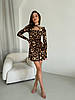 Стильна жіноча приталена леопардова міні-сукня з мікродайвінгу з з переплетінням в зоні декольте, фото 8