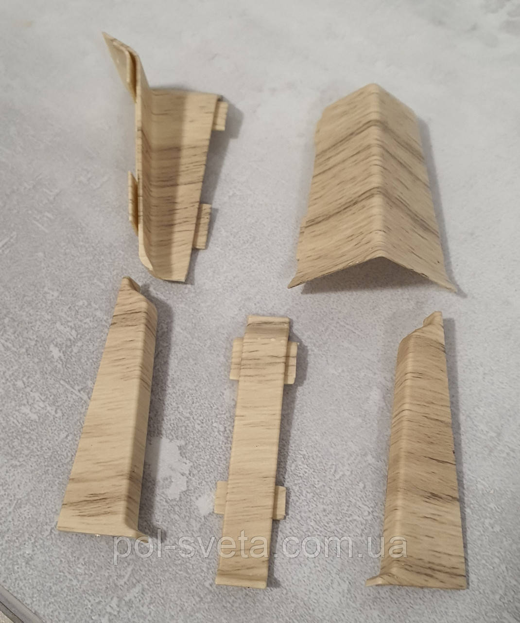 З'єднання до плінтуса ПВХ Grun Holz 70 мм, Горіх Модерн 015