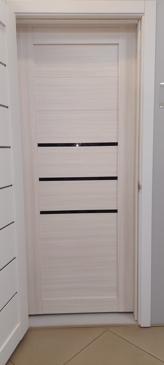 Двері міжкімнатні Deco 06 Дуб Bianco (Чорне Скло) 600, 700, 800, 900.
