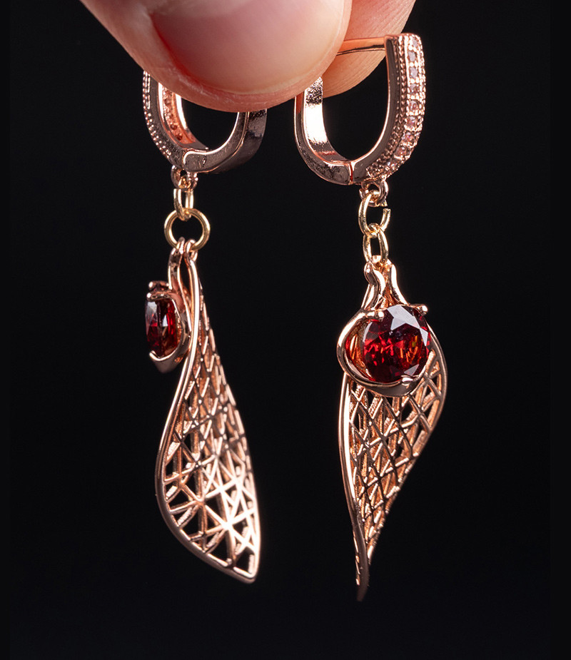 Сережки-підвіски із натуральним каменем гранат авторської роботи., фото 1