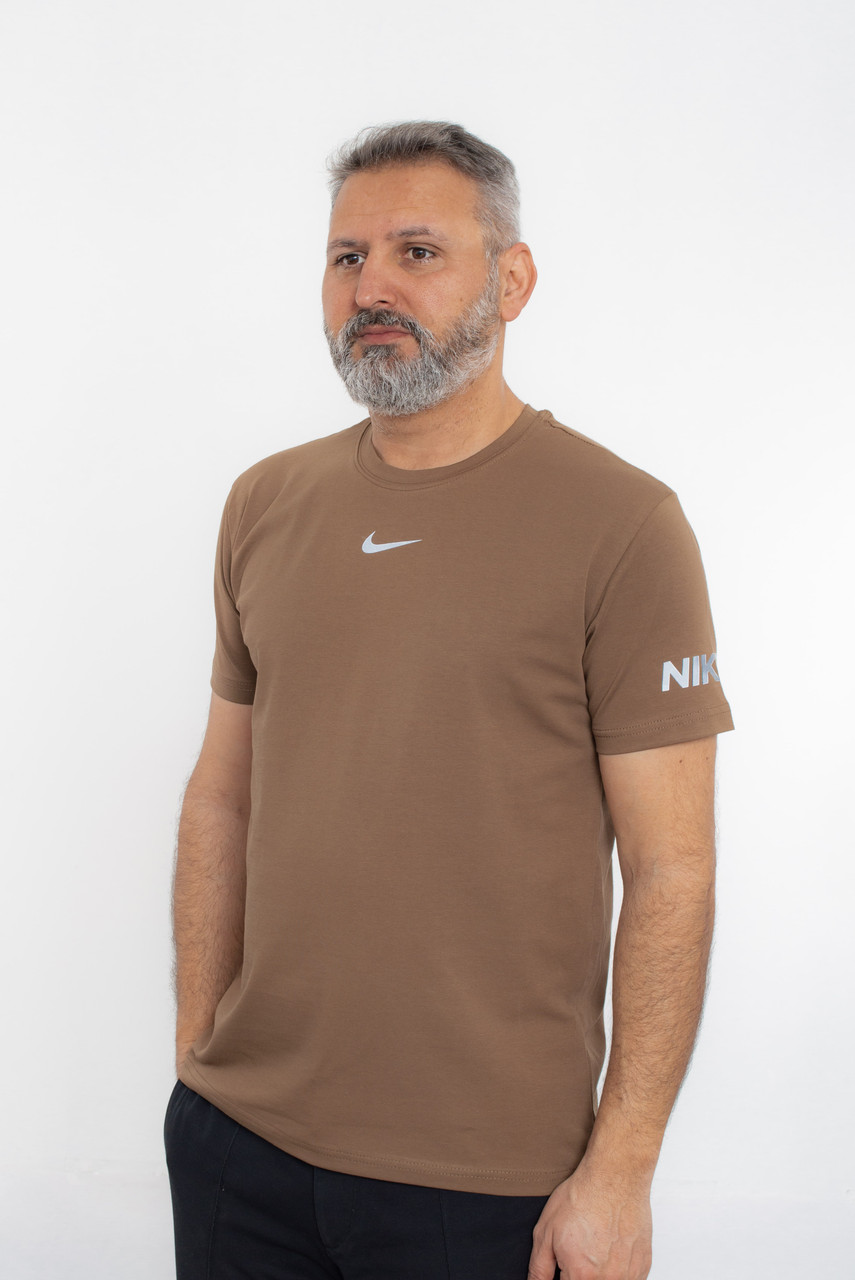 Чоловіча футболка Nike св.коричневий