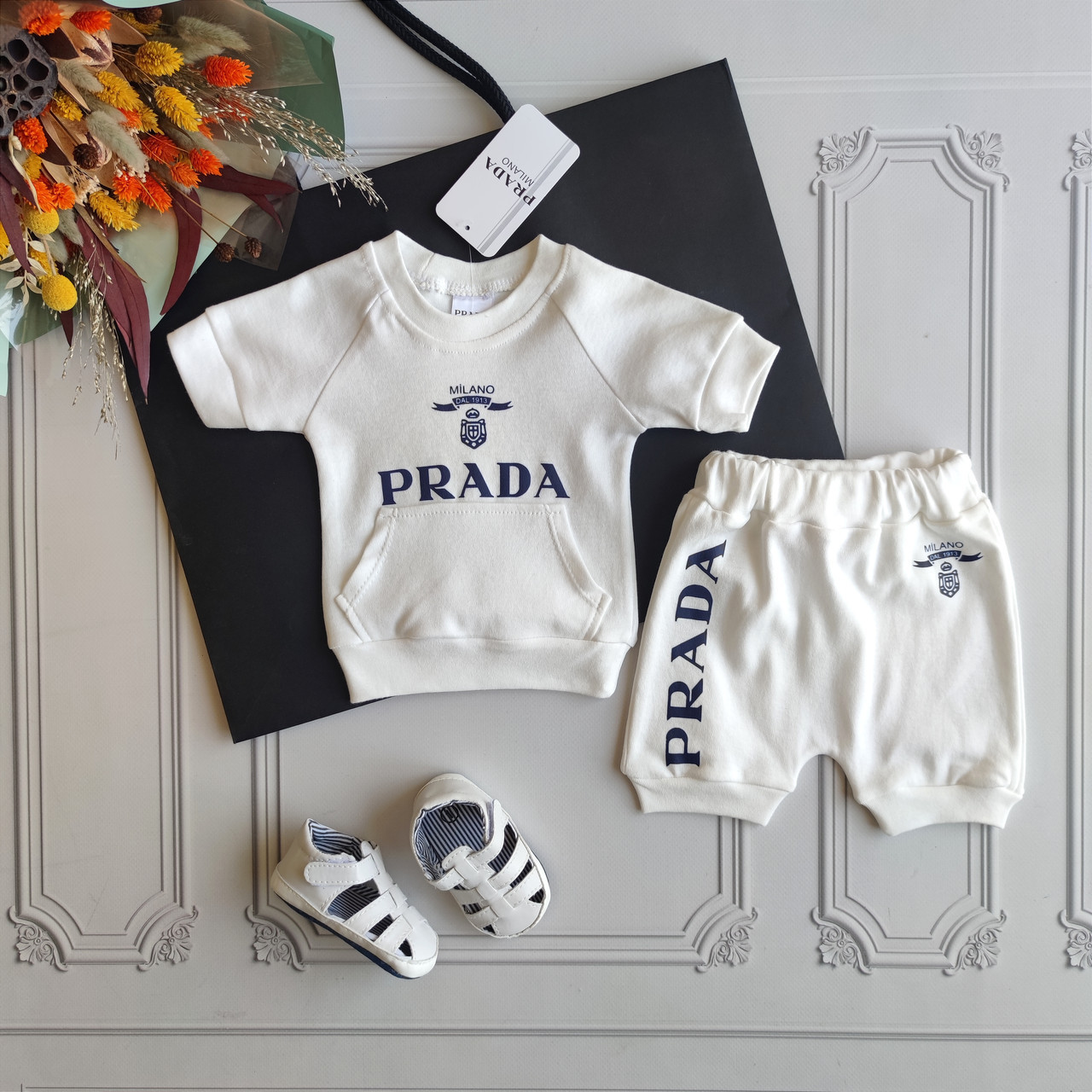 Дитячий білий літній костюм з шортами для новонароджених Прада