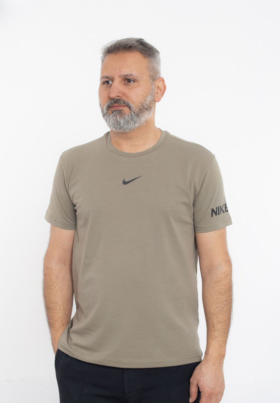 Чоловіча футболка Nike хакі