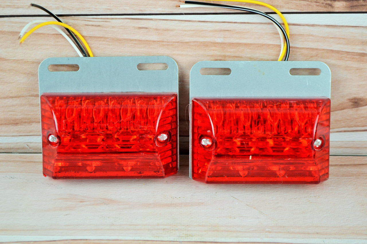 Габарит LED червоний ліхтар + Білий посвiч знизу 24вольт (10см*6см) (1 шт.), фото 1