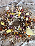 Вінок з натуральних сухоцвітів з кроликом, великодній вінок оберег на двері, д 28 см, фото 6