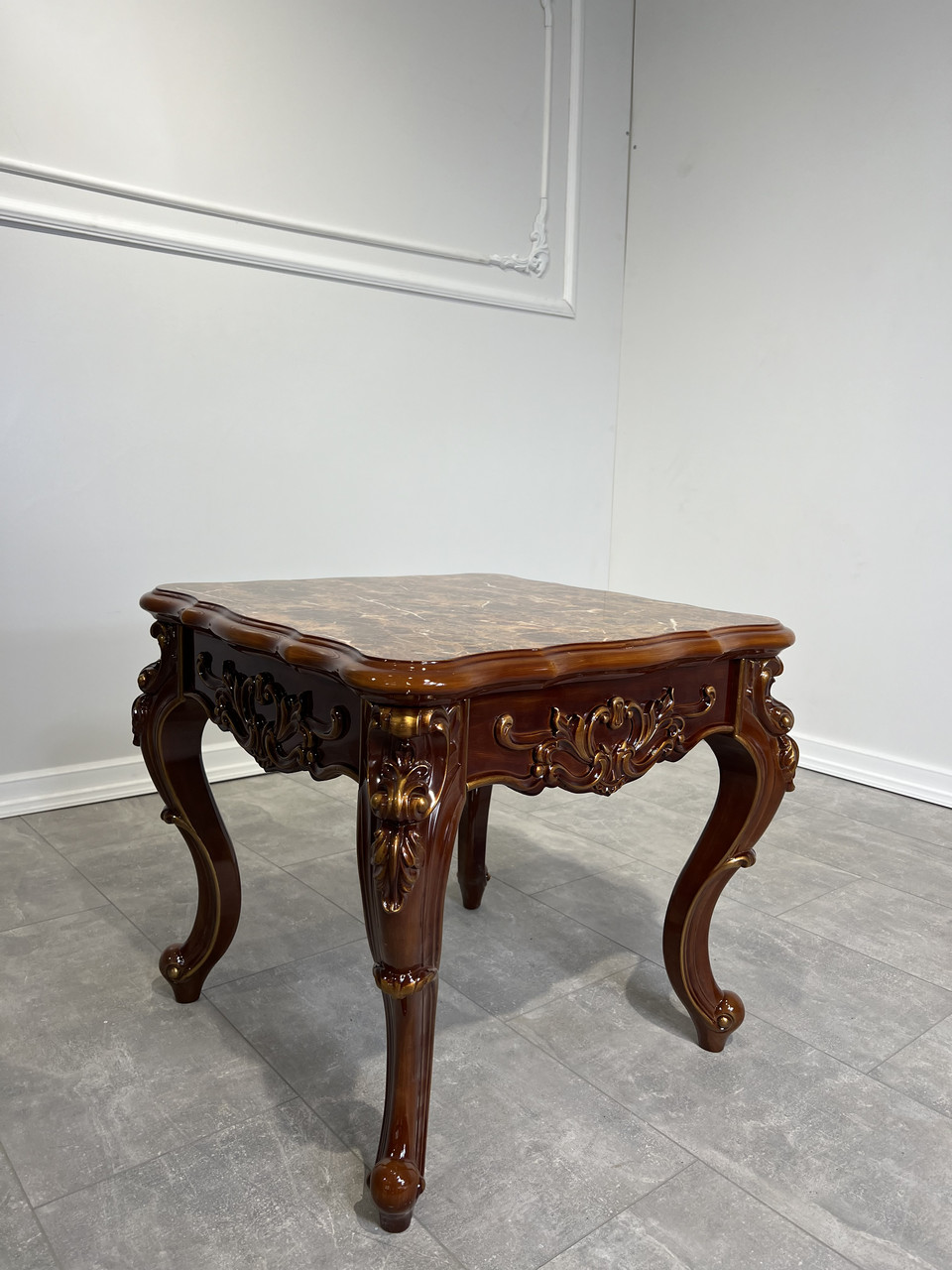 Журнальний столик  60х60х54 см в стилі бароко Констанція