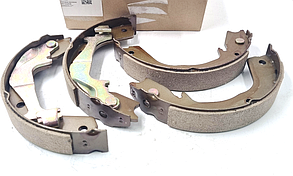 Комплект гальмівних колодок MATOMI BP1756 PAJERO Паджеро Вагон 2000-2017 MN102929