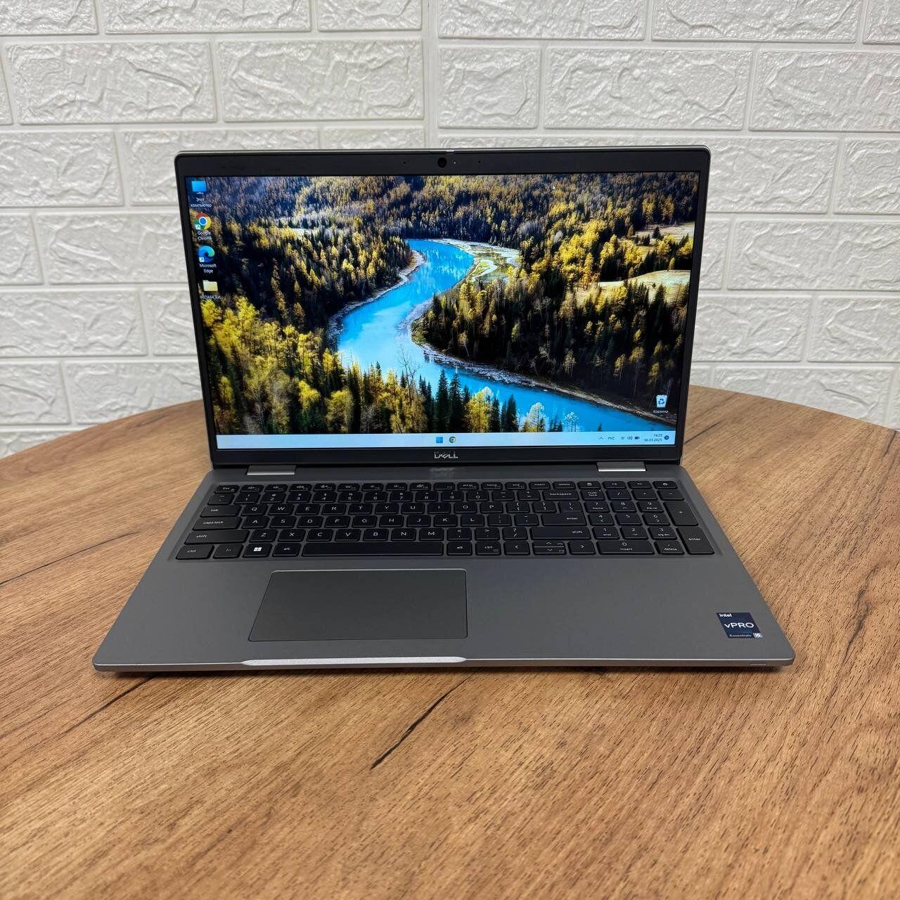 Б/в Ультрабук Dell Latitude 5530 15.6" 1920x1080| Core i5-1235U| 8 GB RAM| 256 GB SSD NVMe| Iris Xe