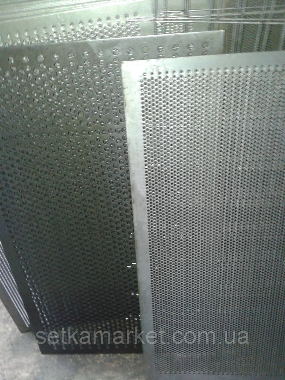 Решіто КДК, комірка 3 мм, товщина 2 мм, аркуш 0.22х2 м.