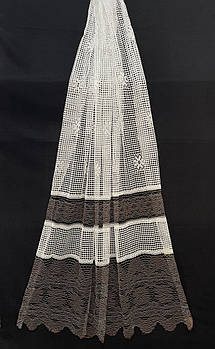 Коротка тюль сітка на метраж, білого кольору з коричневою вишивкою, висота 1,5 м (131-5)