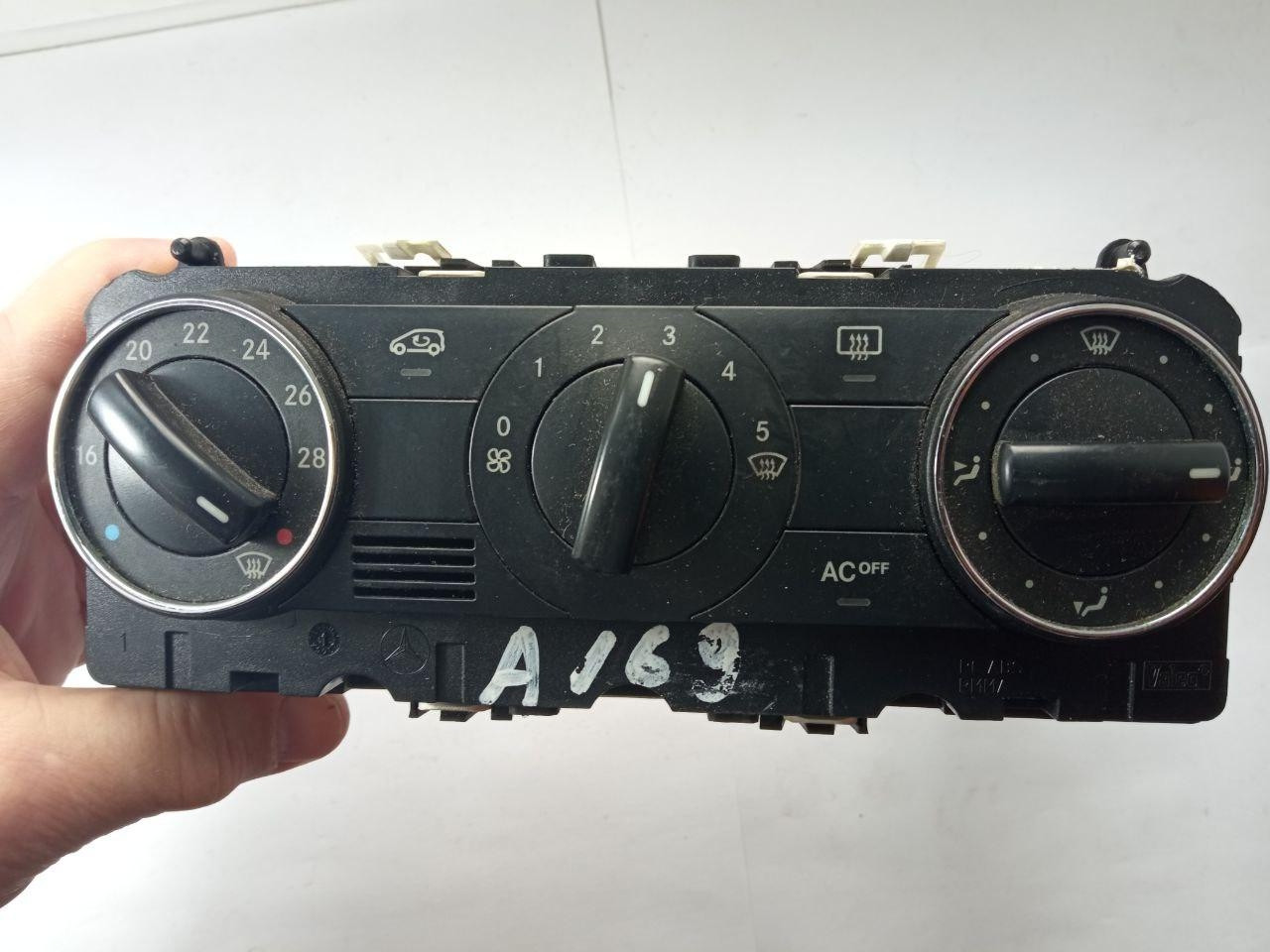 Панель кнопок Mercedes A 169 830 13 85 / A1698301385 / A-169 / A169, фото 1