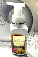 Пінисте мило для рук Bath and Body Works Яскраві квіти