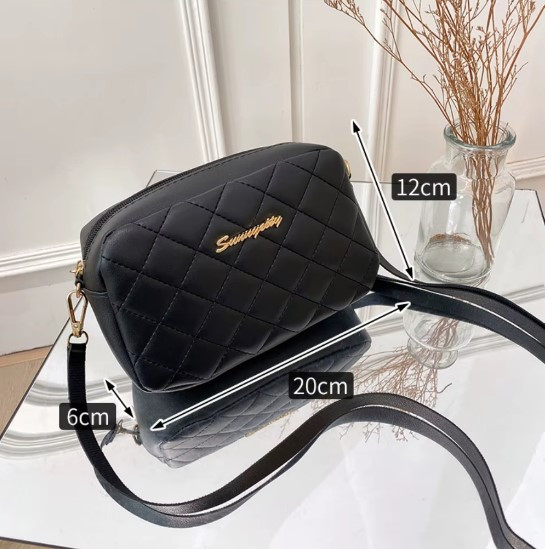 чорний клатч