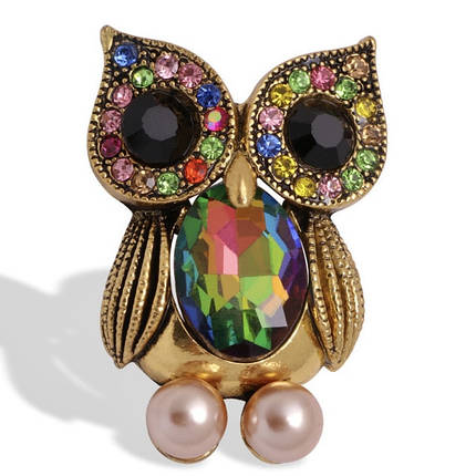 Брошка металева на золотистій основі сова з різнобарвними кристалами та бежевими намистинами розмір 45х30 мм, фото 1