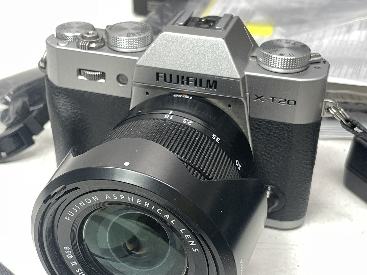 Бездзеркальна камера FUJIFILM X-T20 + об'єктив XC 16-50mm F3.5-5,6 OIS II