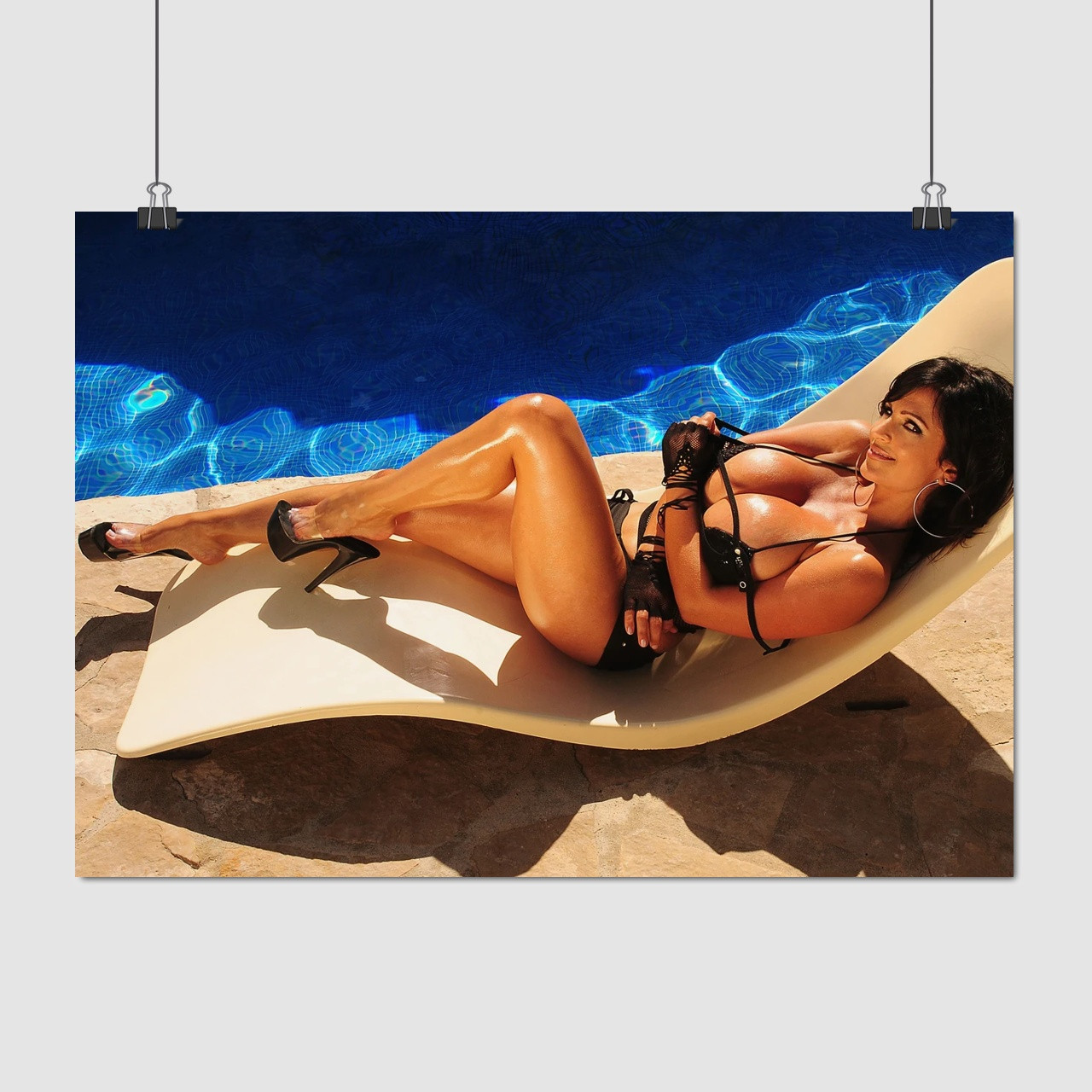 Плакат "Дівчина в шезлонгу біля басейну", 43×60см