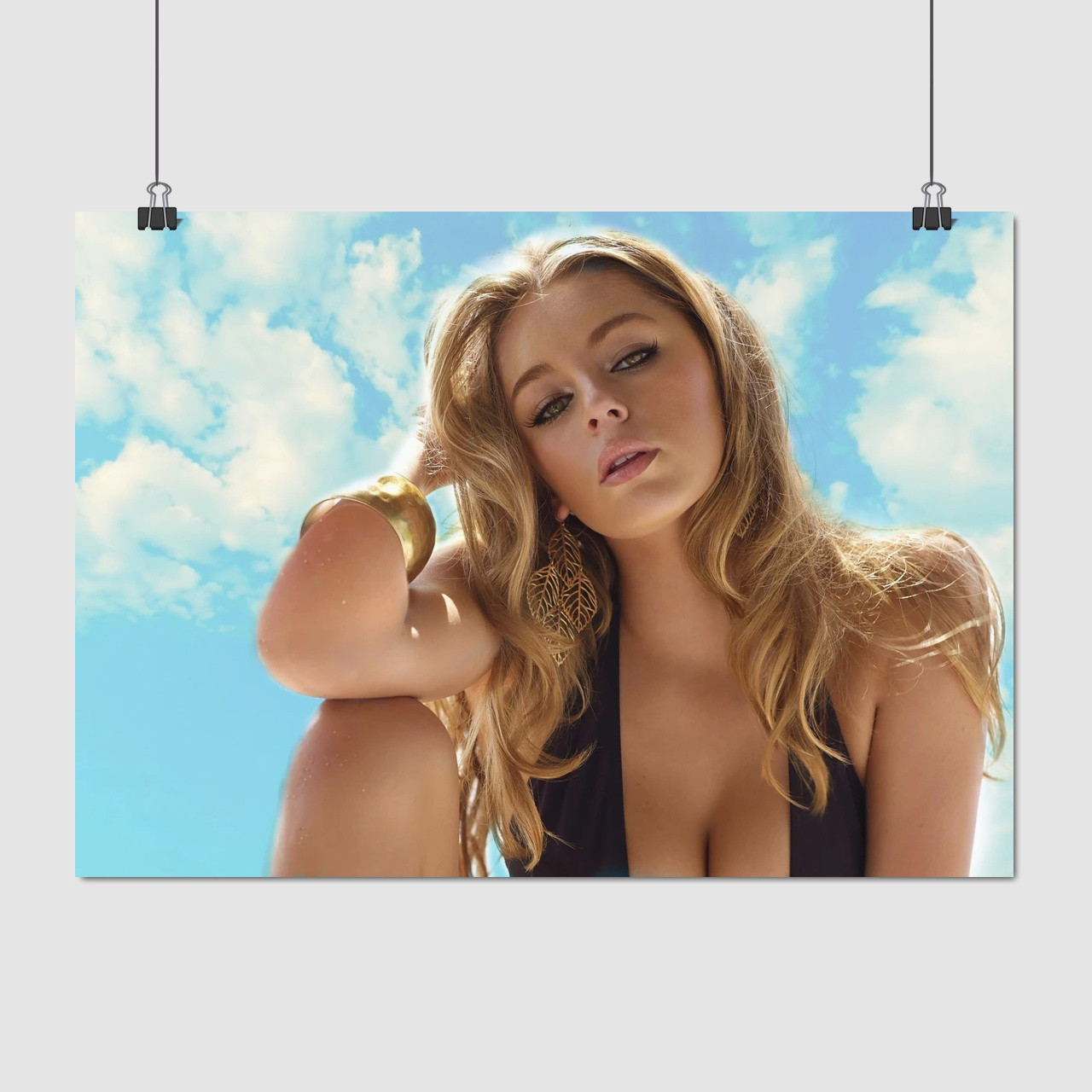 Плакат "Дівчина на тлі неба", 43×60см