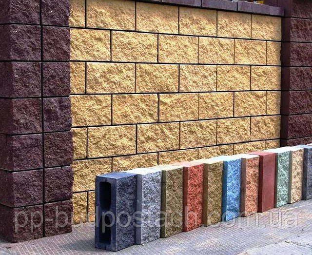 Будівництво паркану з декоративних блоків