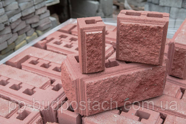 Будівництво паркану з декоративних блоків